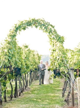 {Real Wedding} Lauren & Robby: A Quirky + Relaxed Winery Wedding