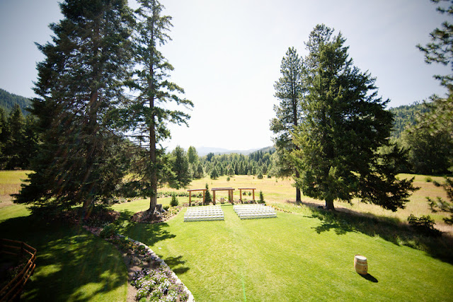 {Real Wedding} Brianne & Scott: Washington State Ranch Wedding with Mason Jar Invites