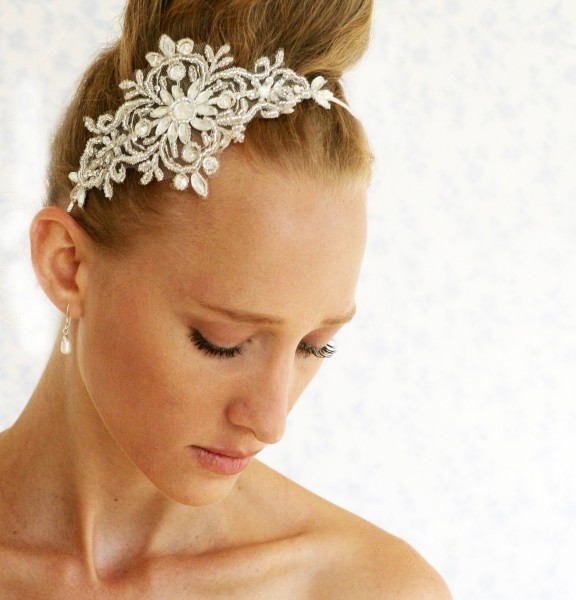 How to Choose a Wedding Hair Accessory