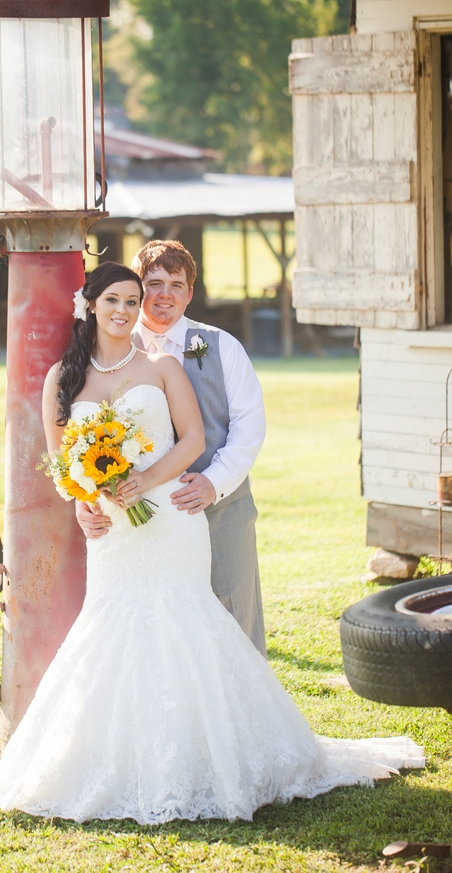 Casey and Derricks Classic Country Wedding at The Cotton Gin