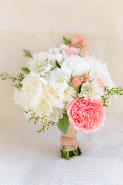 sam-lacey-081313-pink-white-wedding-bouquet