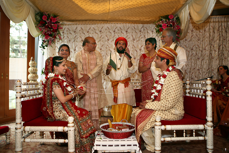 Featured Indian Wedding : Aarti loves Nikhil, Part I