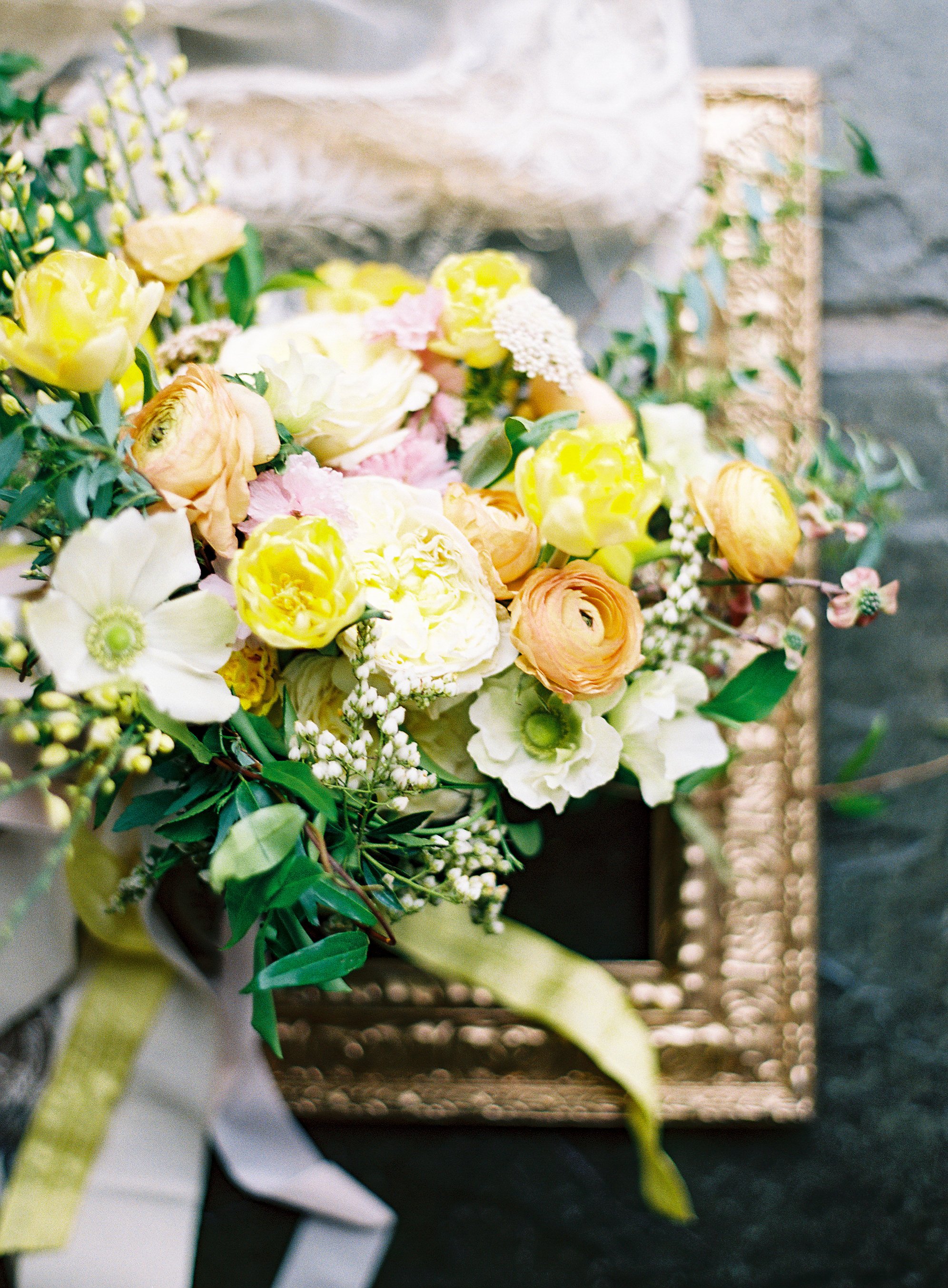 The Graceful Host - Allison Kuhn Photography Floral design by New Creations Flower Company