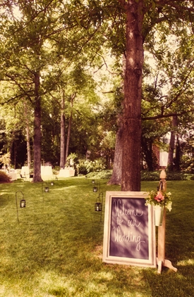 {Real Wedding} Becca & Ben: Backyard-Chic Wedding With Sweet Details