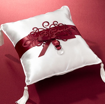 Indian Wedding Details : Pillows for your Ringbearer