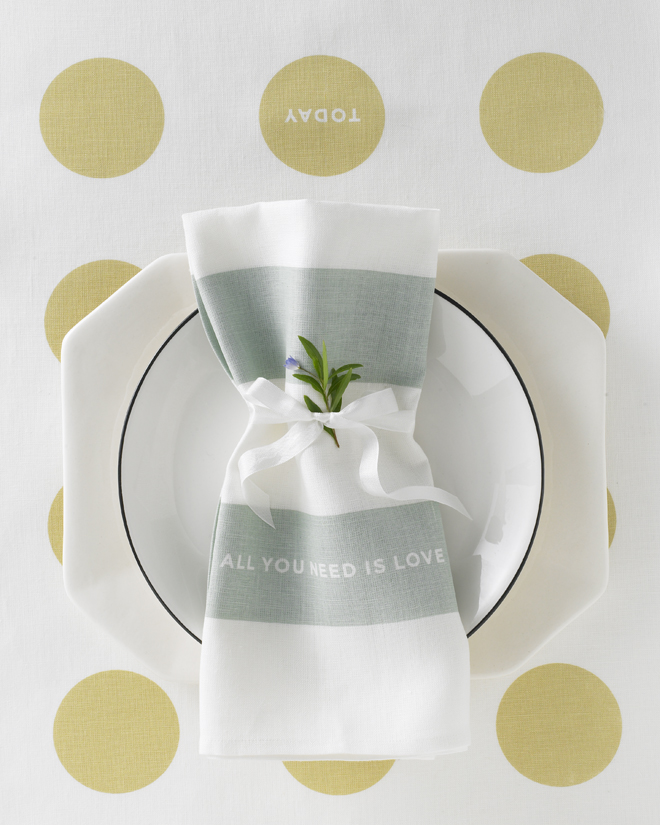 Pretty And Practical Wedding Gifts + Oh So Chic Place Settings