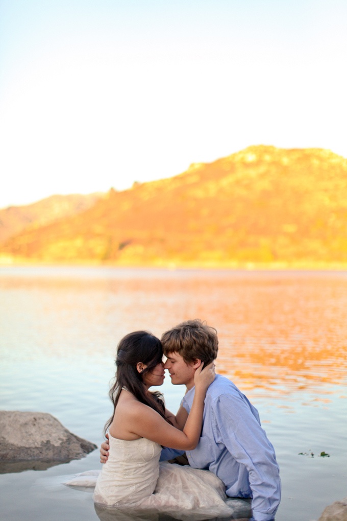 Photo Fridays | A Romantic Lake Engagement