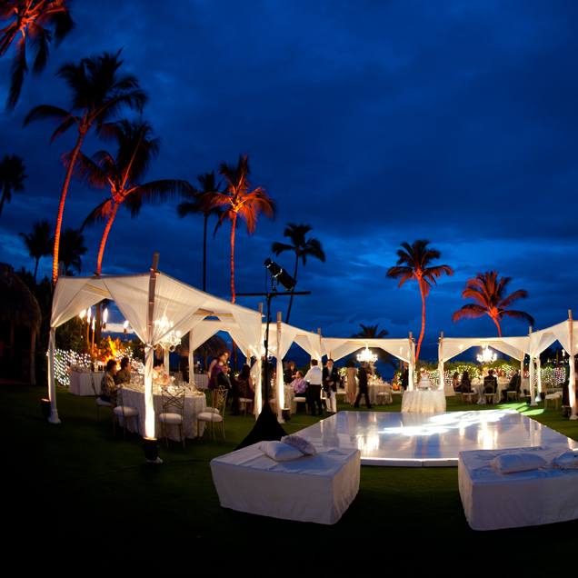 Beach Weddings: A Resort Island Wedding in Maui