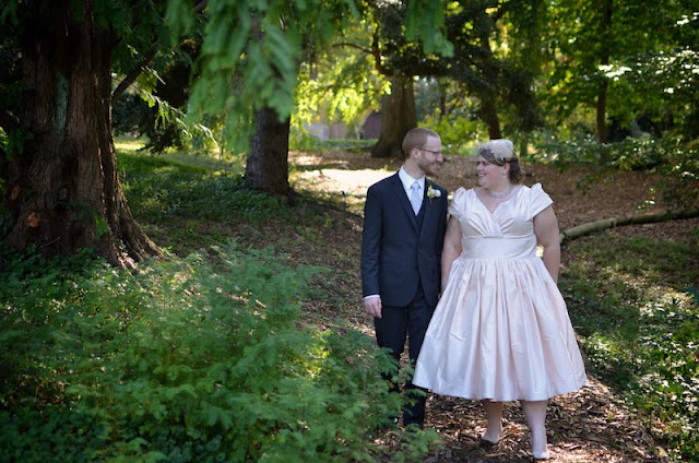 {Real Wedding} Amanda & Jason: Handmade Fall Wedding with a Pretty in Pink Bride