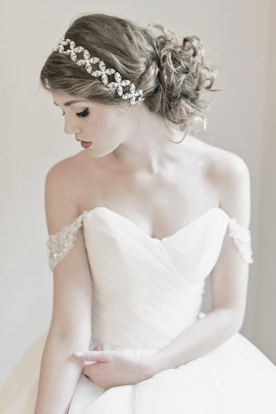 How to Choose a Wedding Hair Accessory