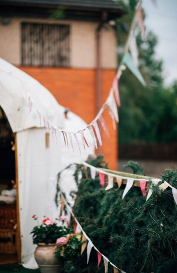 A Jenny Packham gown for a Festival Style Yurt Wedding
