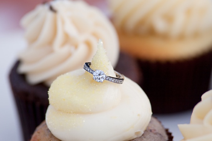 A Cute Engagement Shoot: Long Distance Love & Cupcakes