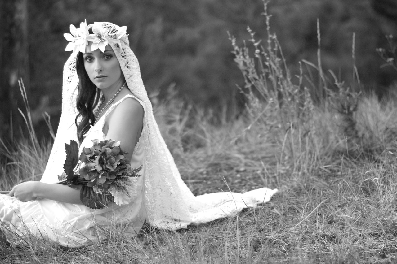 A Bohemian Bridal Shoot With A Beautiful DIY Veil & Headpiece