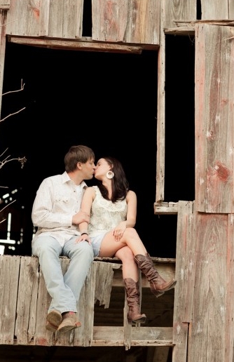 Vintage Barn Engagement Shoot by Stacie Tatum Photography