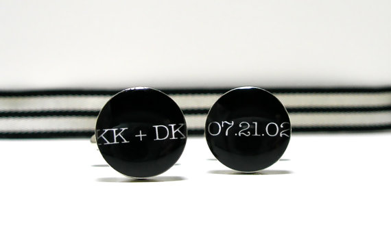 Decorate the Wrists: 5 Cuff Links for Your Better Half