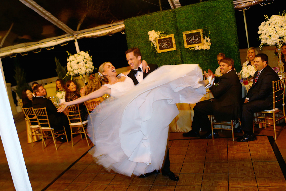 real_wedding_kristen_dancing