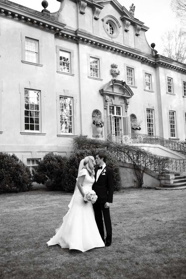 Romantic Swan House Wedding by Pink Shoe Photography