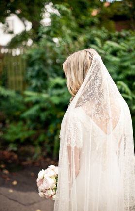 REAL WEDDING | ENGLISH BARN WEDDING FROM ANNELI MARINOVICH