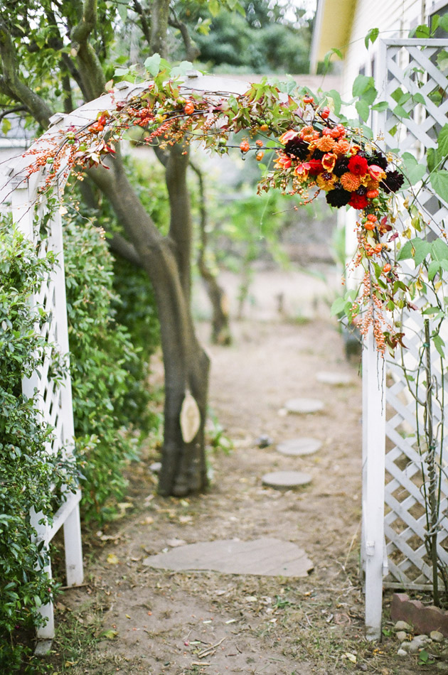 Flower Chic: Fall Wedding Ceremony Ideas