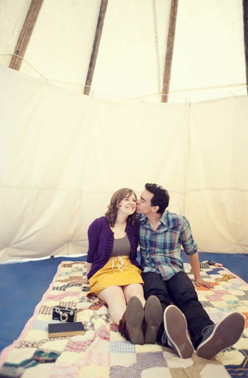 Farmhouse Engagement Shoot with a TeePee!