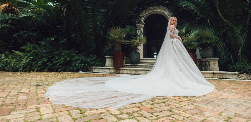 Lele Pons and Guaynaa get married with celebrity-filled wedding party - AS  USA