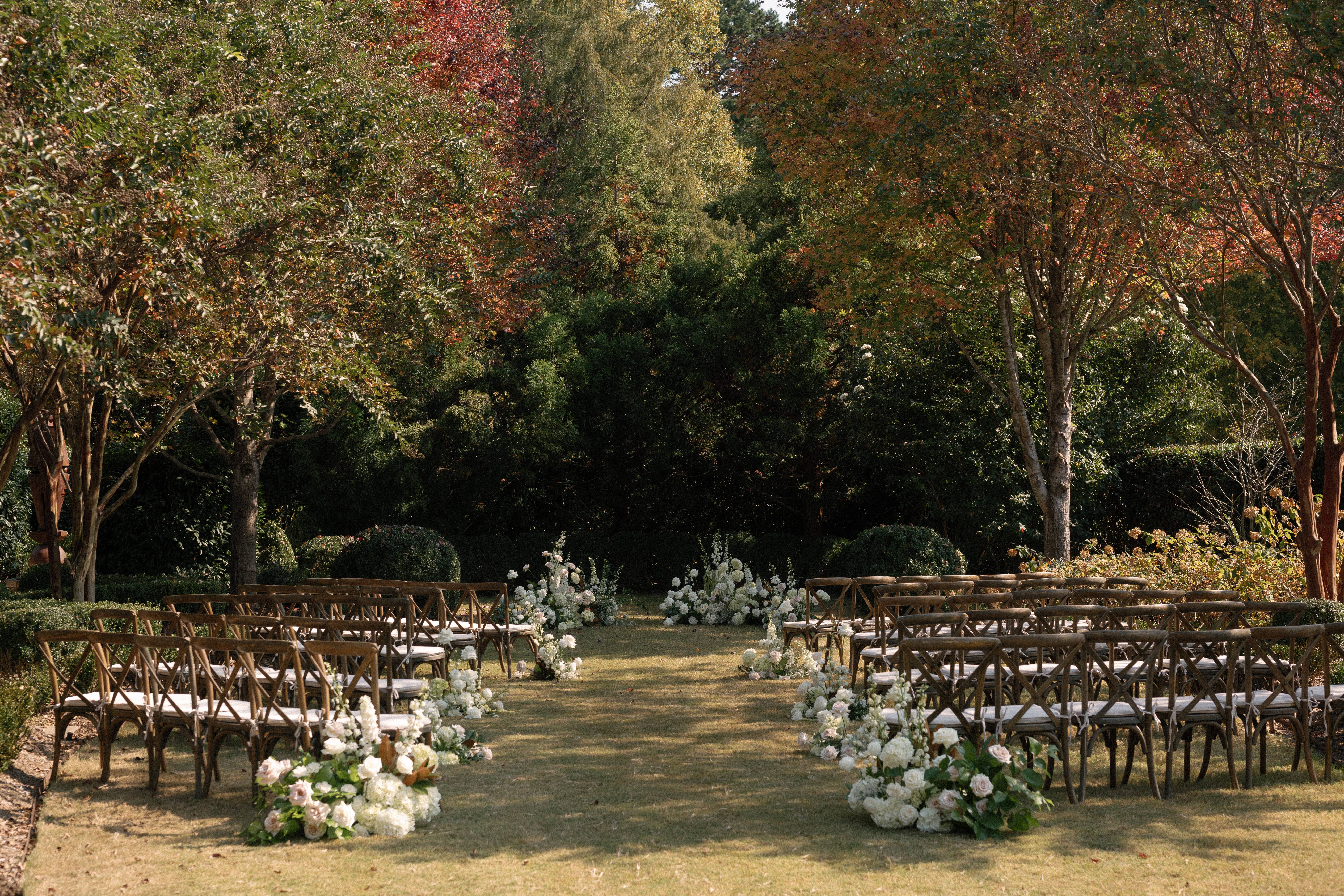 Photo by Elizabeth Sellers Photo, Featured in A Romantic Fall Wedding at The Andrews Farm