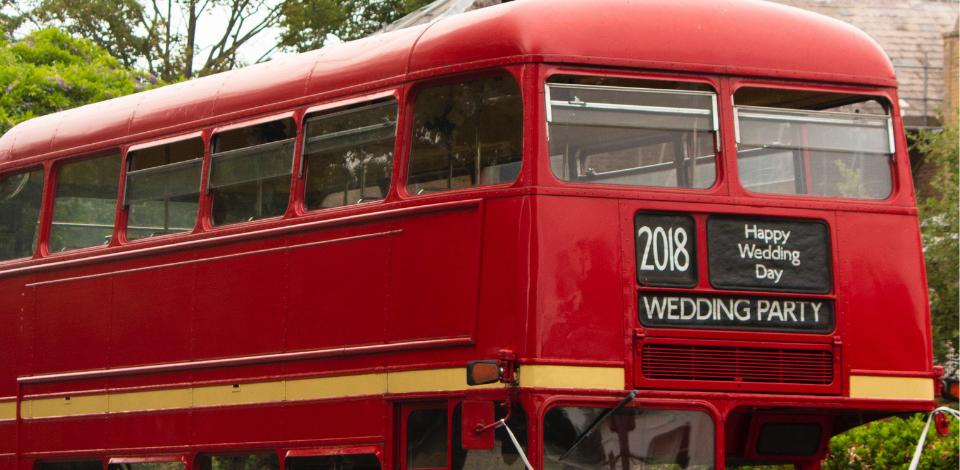 How to Transport Wedding Guests from One Place to the Next on the Big Day