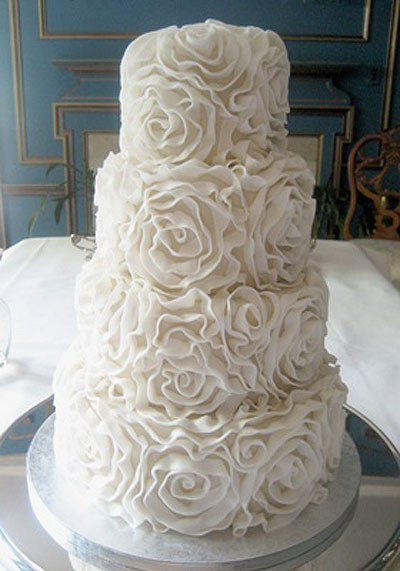 10 Pretty, Romantic Wedding Cakes