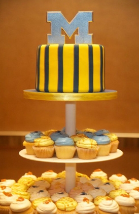 Adorable University of Michigan Wedding Cake