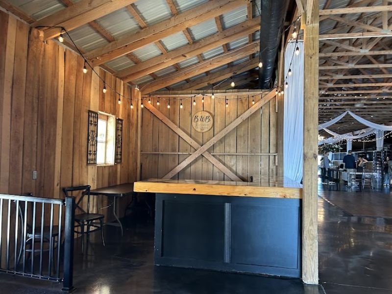 Bluegrass Wedding Barn Photo