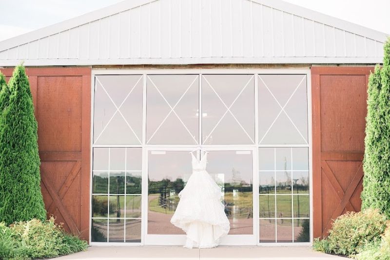 Bluegrass Wedding Barn Photo