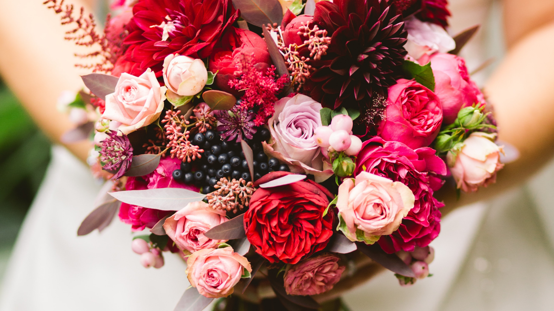 3 Things to Consider When Choosing Your Personal Wedding Flowers