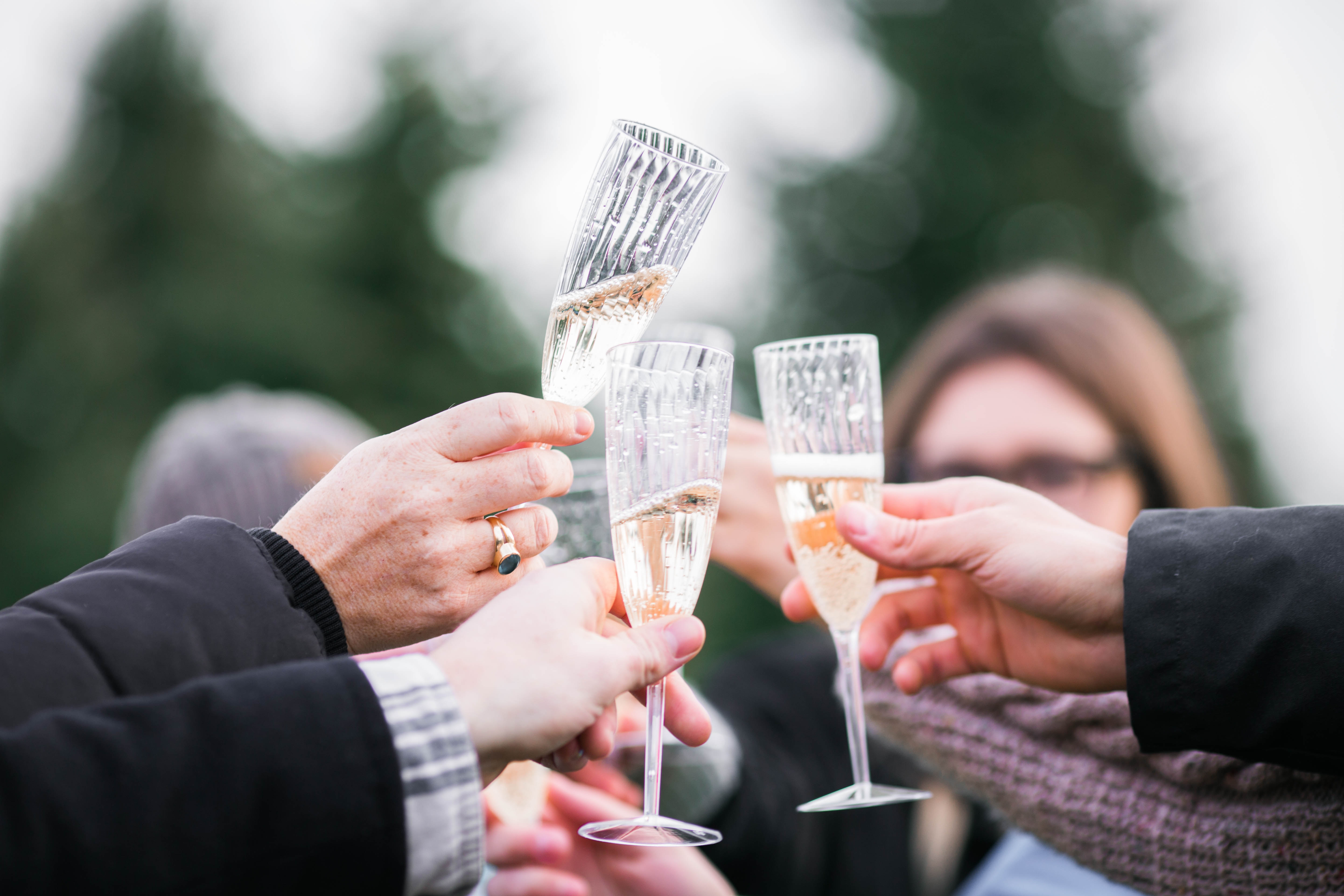 How To Deal With Some Common Wedding Guest Faux Pas
