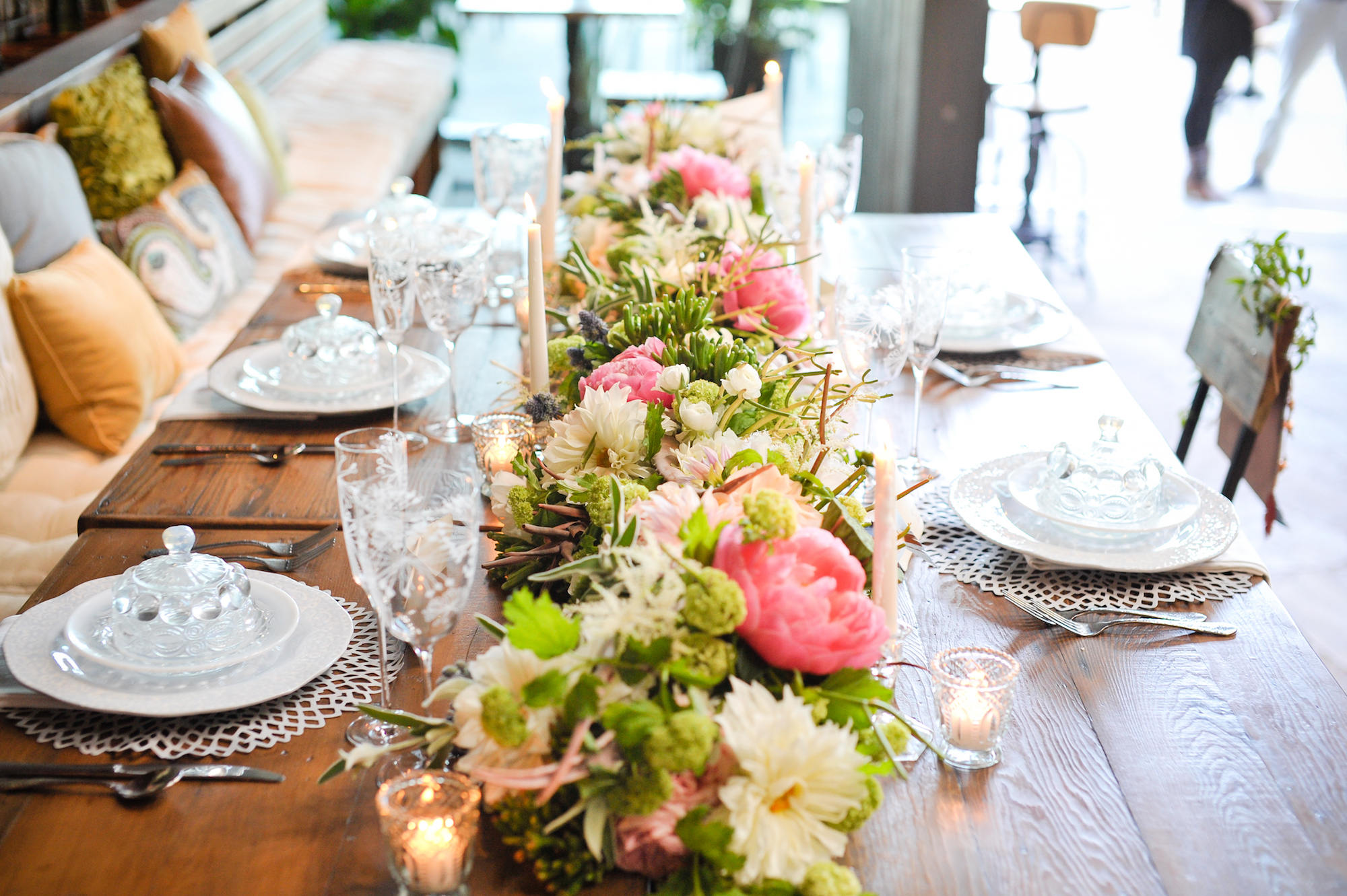 21 Spring Tablescapes to Brighten Your Day